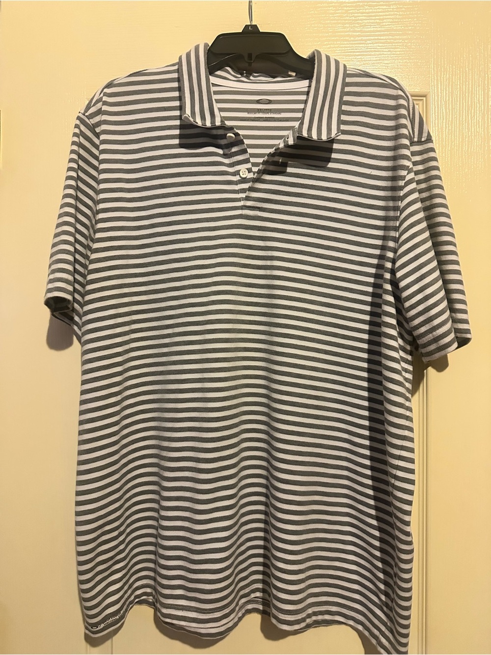 Oakley Men's Short Sleeve Polo - Gray & White Stripes
